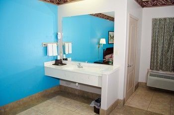 Texas Inn And Suites Citycenter At Utrgv エディンバーグ エクステリア 写真